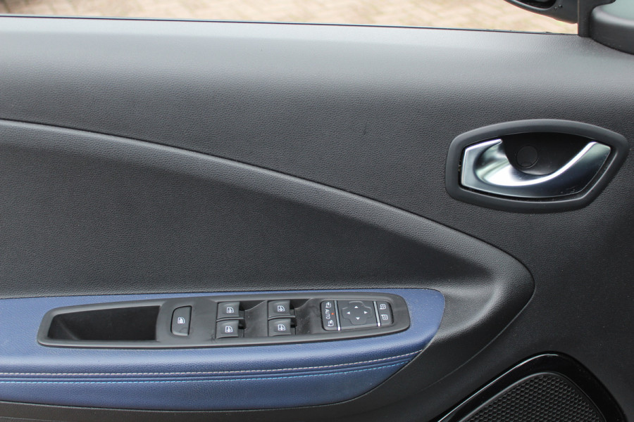 Renault ZOE R135 Serie Limitee Riviera 52 kWh / Camera / Leder / Navigatie / 16'' / DAB / Stoelverwarming / Cruise Control / Warmtepomp