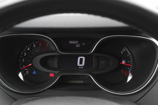 Renault Captur 1.2 TCe Intens / Camera / Navigatie / Keyless / 17'' / DAB / Armsteun / Apple CarPlay / Cruise Control