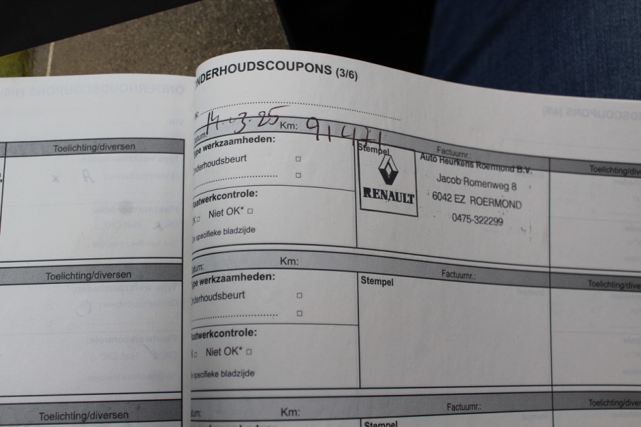 Renault Captur 1.2 TCe Intens / Camera / Navigatie / Keyless / 17'' / DAB / Armsteun / Apple CarPlay / Cruise Control