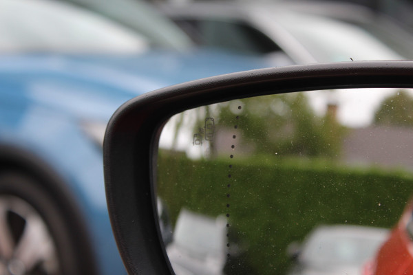 Renault Captur 1.2 TCe Intens / Camera / Navigatie / Keyless / 17'' / DAB / Armsteun / Apple CarPlay / Cruise Control