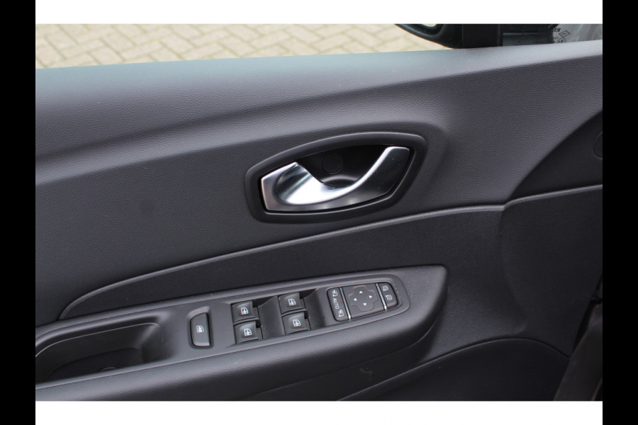 Renault Captur 1.2 TCe Intens / Camera / Navigatie / Keyless / 17'' / DAB / Armsteun / Apple CarPlay / Cruise Control