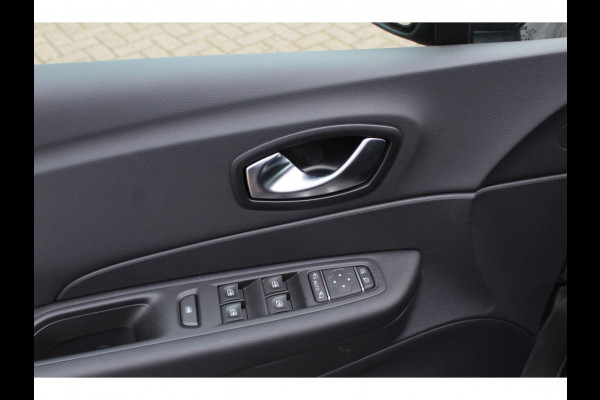 Renault Captur 1.2 TCe Intens / Camera / Navigatie / Keyless / 17'' / DAB / Armsteun / Apple CarPlay / Cruise Control