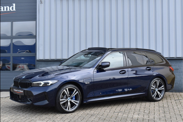 BMW 3 Serie Touring 330e xDrive 292 Pk Individual Pano Tartufo Leder H/K Memory Camera ACC 19 Inch