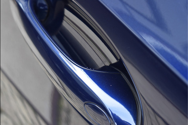 BMW 3 Serie Touring 330e xDrive 292 Pk Individual Pano Tartufo Leder H/K Memory Camera ACC 19 Inch
