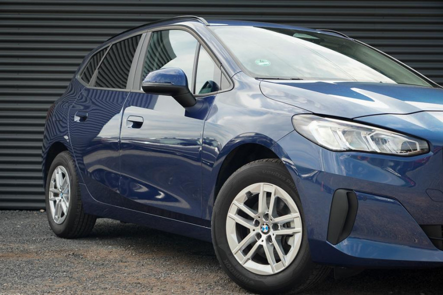 BMW 2 Serie Active Tourer 220i / Aut / Navi / Trekhaak Elektrisch / Incl BTW