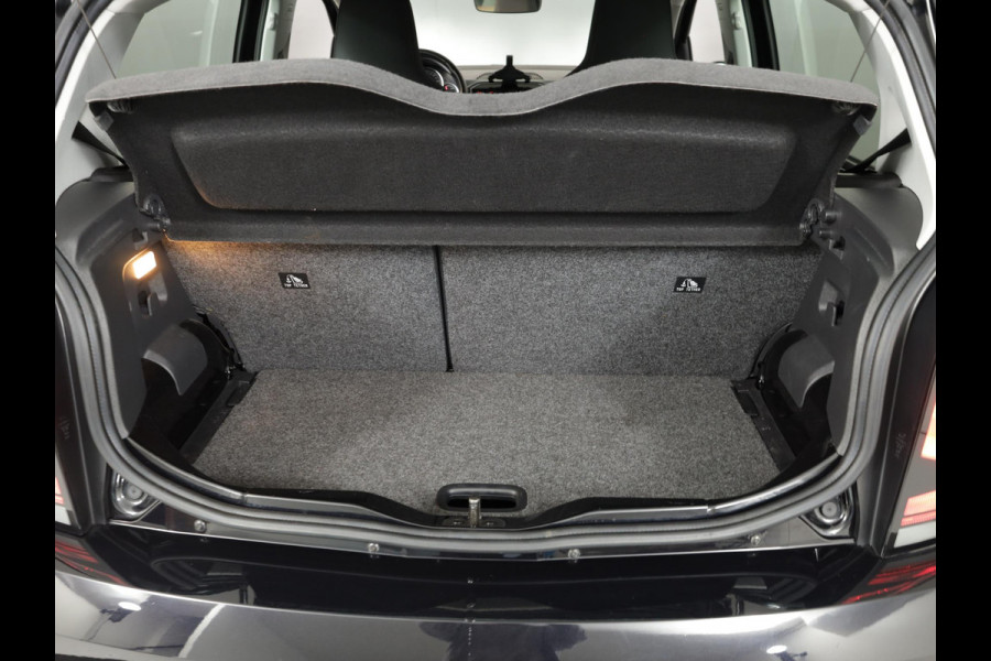 Volkswagen up! 1.0 65 pk | Verlengde garantie | Navigatie via App | Autom. airco | Cruise control | Parkeersensoren achter | Achteruitrijcamera |