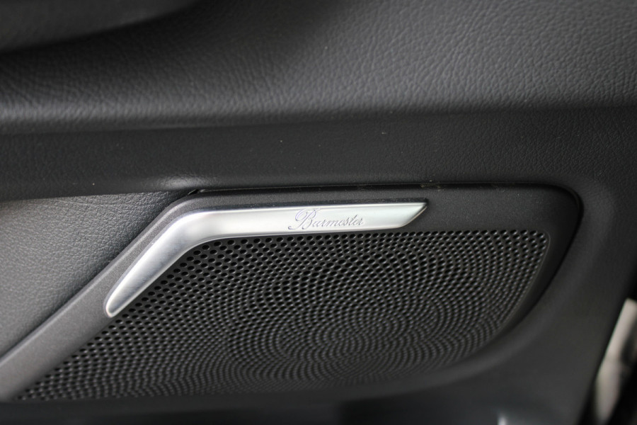 Mercedes-Benz V-Klasse 300d / XXL / DC / AMG / 2x Elec Schuifd / Elec Stoelen / 360 Cam / Burmester / Vol Opties / NIEUWSTAAT