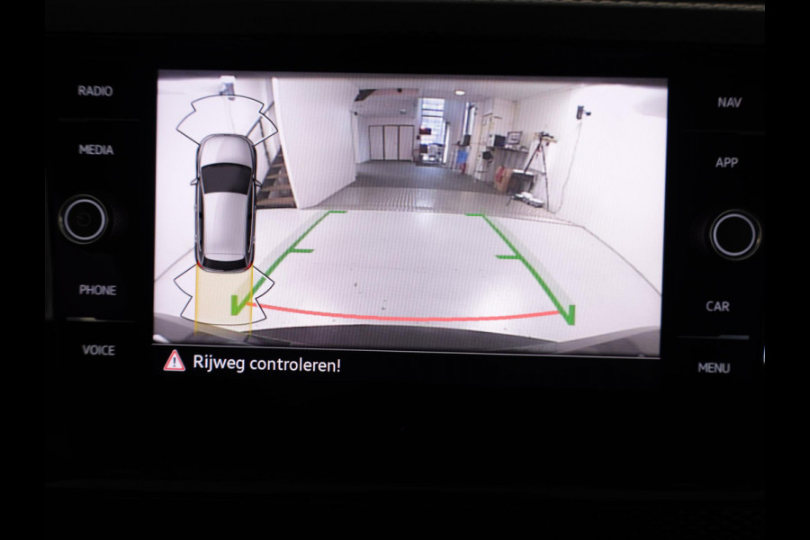 Volkswagen Polo 1.0 TSI Life Edition 95 pk Automaat (DSG) | Verlengde garantie | Navigatie | Parkeersensoren | Achteruitrijcamera | Adaptieve cruise control |