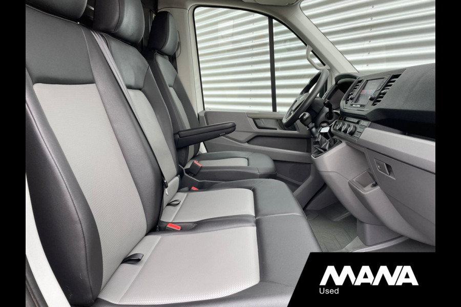 Volkswagen Crafter 35 3.180 L3H3 RWD 180pk 3500kg Trekhaak Airco Camera Navi CarPlay Laadruimtebekleding 12V Opstapbumper Leder Bijrijdersbank