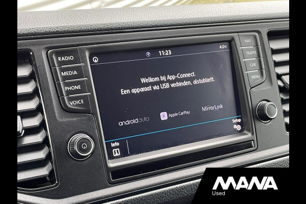 Volkswagen Crafter 35 3.180 L3H3 RWD 180pk 3500kg Trekhaak Airco Camera Navi CarPlay Laadruimtebekleding 12V Opstapbumper Leder Bijrijdersbank