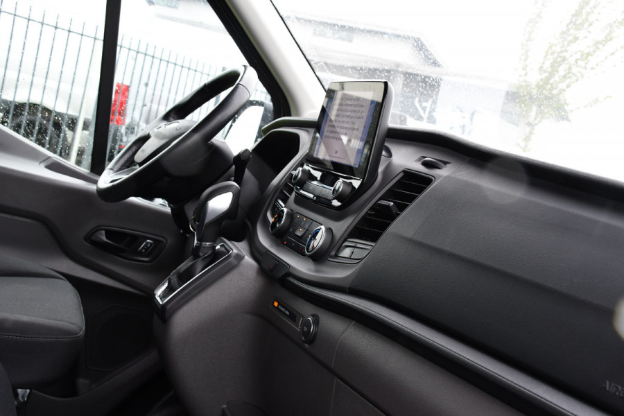 Ford Transit 2.0 TDCI L2H2 DC Raptor Grill Camera, Cruise, Carplay, Stoelverwarming, 130pk, Automaat, Multimedia, 2 x Schuifdeur, Uniek!