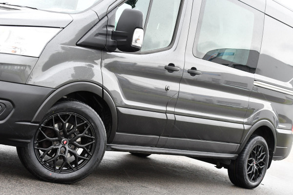 Ford Transit 2.0 TDCI L2H2 DC Raptor Grill Camera, Cruise, Carplay, Stoelverwarming, 130pk, Automaat, Multimedia, 2 x Schuifdeur, Uniek!