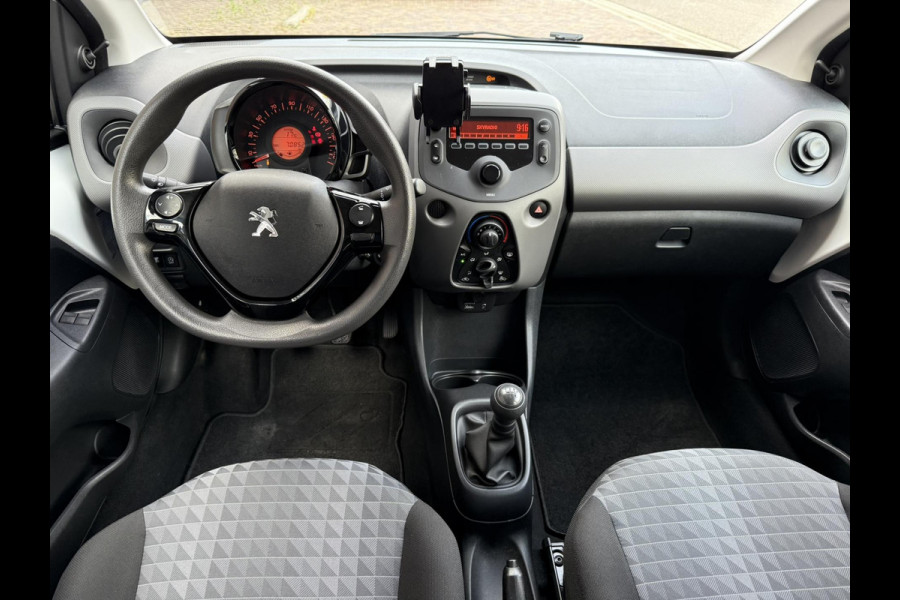 Peugeot 108 1.0 e-VTi / Airco / ALL-Season banden / Bluetooth / 1e Eigenaar / Origineel NED-108 / Facturen onderhoud aanwezig Peugeot 108 1.0 e-VTi / Airco / ALL-Season banden / Bluetooth / 1e Eigenaar / Origineel NED-108 / Facturen onderhoud aanwezig
