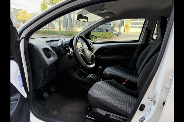 Peugeot 108 1.0 e-VTi / Airco / ALL-Season banden / Bluetooth / 1e Eigenaar / Origineel NED-108 / Facturen onderhoud aanwezig Peugeot 108 1.0 e-VTi / Airco / ALL-Season banden / Bluetooth / 1e Eigenaar / Origineel NED-108 / Facturen onderhoud aanwezig