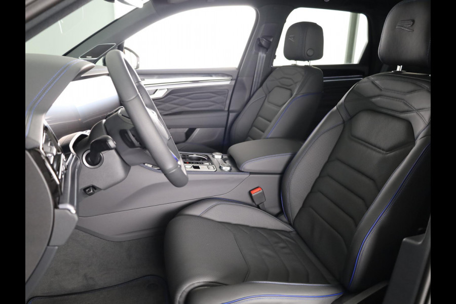 Volkswagen Touareg 3.0 TSi eHybrid 4MOTION R Edition 462PK PHEV| DYNAUDIO | Lederpakket "Puglia" |Luchtvering 22 Inch LM | Trekhaak incl Assistent |