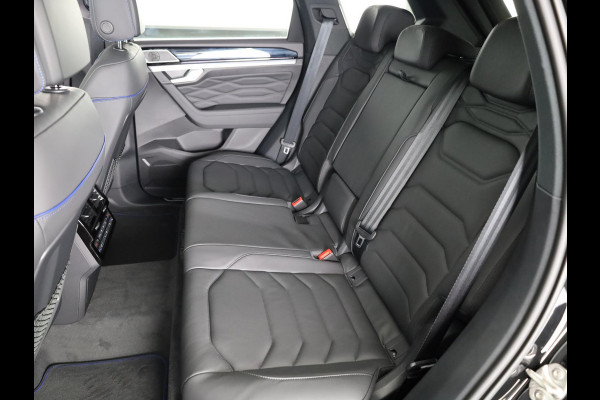 Volkswagen Touareg 3.0 TSi eHybrid 4MOTION R Edition 462PK PHEV| DYNAUDIO | Lederpakket "Puglia" |Luchtvering 22 Inch LM | Trekhaak incl Assistent |