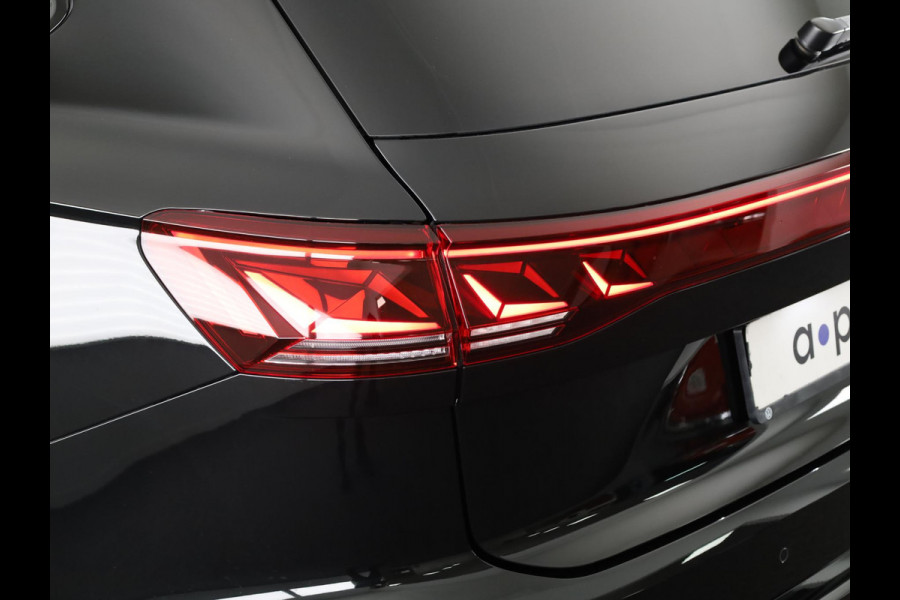 Volkswagen Touareg 3.0 TSi eHybrid 4MOTION R Edition 462PK PHEV| DYNAUDIO | Lederpakket "Puglia" |Luchtvering 22 Inch LM | Trekhaak incl Assistent |