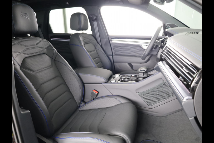 Volkswagen Touareg 3.0 TSi eHybrid 4MOTION R Edition 462PK PHEV| DYNAUDIO | Lederpakket "Puglia" |Luchtvering 22 Inch LM | Trekhaak incl Assistent |