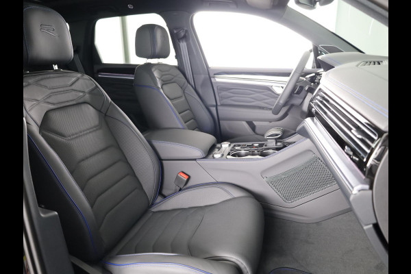 Volkswagen Touareg 3.0 TSi eHybrid 4MOTION R Edition 462PK PHEV| DYNAUDIO | Lederpakket "Puglia" |Luchtvering 22 Inch LM | Trekhaak incl Assistent |