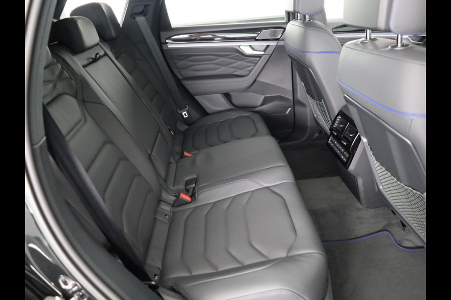Volkswagen Touareg 3.0 TSi eHybrid 4MOTION R Edition 462PK PHEV| DYNAUDIO | Lederpakket "Puglia" |Luchtvering 22 Inch LM | Trekhaak incl Assistent |