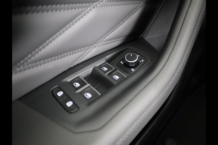 Volkswagen Touareg 3.0 TSi eHybrid 4MOTION R Edition 462PK PHEV| DYNAUDIO | Lederpakket "Puglia" |Luchtvering 22 Inch LM | Trekhaak incl Assistent |