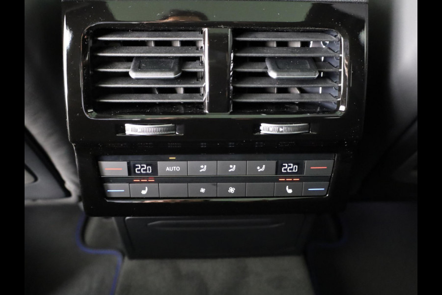 Volkswagen Touareg 3.0 TSi eHybrid 4MOTION R Edition 462PK PHEV| DYNAUDIO | Lederpakket "Puglia" |Luchtvering 22 Inch LM | Trekhaak incl Assistent |