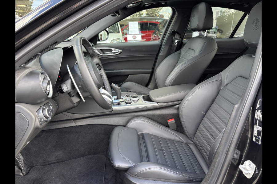 Alfa Romeo Giulia 2.0T 280 AWD Veloce | 19" Velgen | Panoramadak | Adas 2 | Carplay en Android