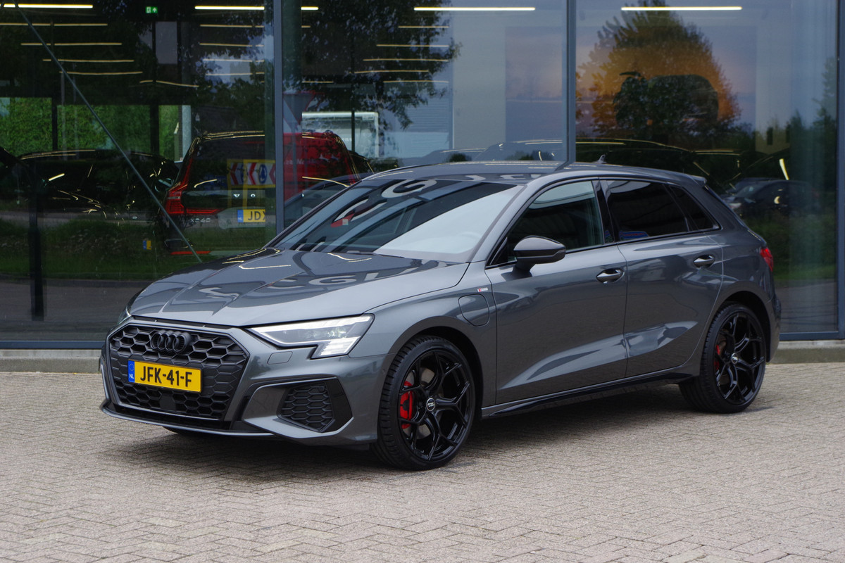 Audi A3 Sportback 45 TFSI e S-Line Edition Competition 245 PK PHEV, Matrix-LED, B&O Sound, Memory Audi A3 Sportback 45 TFSI e S-Line Edition Competition 245 PK PHEV, Matrix-LED, B&O Sound, Memory