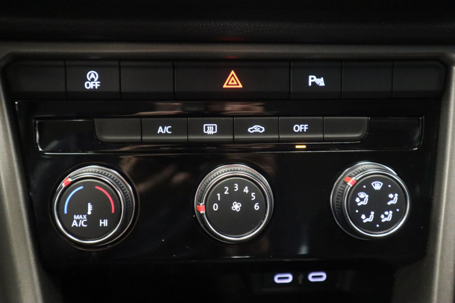 Volkswagen T-Roc 1.5 TSI Style 150pk! Navigatie Adaptive-Cruise Camera