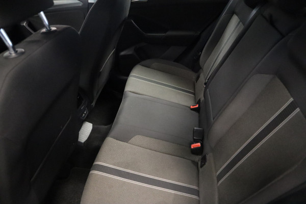 Volkswagen T-Roc 1.5 TSI Style 150pk! Navigatie Adaptive-Cruise Camera