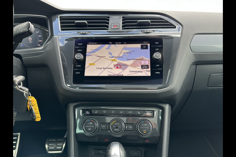 Volkswagen Tiguan 1.5 TSI ACT 150pk DSG R-Line | Pano dak | Leder