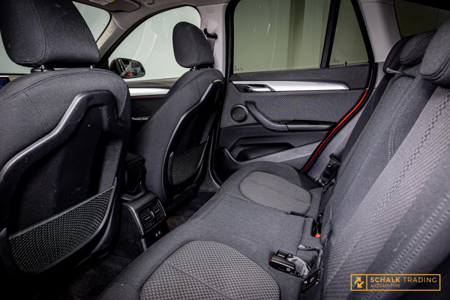 BMW X1 SDrive18i Executive|StoelV|LED|Automaat|Garantie
