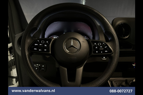 Mercedes-Benz Sprinter 317 CDI 170pk 3500kg Trekhaak L3H2 Euro6 Airco | Camera | Apple Carplay | Cruisecontrol Chauffeursstoel, Stoelverwarming, Bijrijdersbank, Android auto Mercedes-Benz Sprinter 317 CDI 170pk 3500kg Trekhaak L3H2 Euro6 Airco | Camera | Apple Carplay | Cruisecontrol Chauffeursstoel, Stoelverwarming, Bijrijdersbank, Android auto