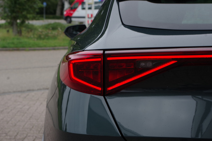 CUPRA Formentor 1.4 TSI e-Hybrid 204 PK Essential, Climate Control, Sfeerverlichting, Carplay