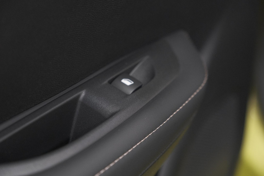 Peugeot 208 PureTech 100 Allure | Parkeersensoren | Apple Carplay | Climate Control