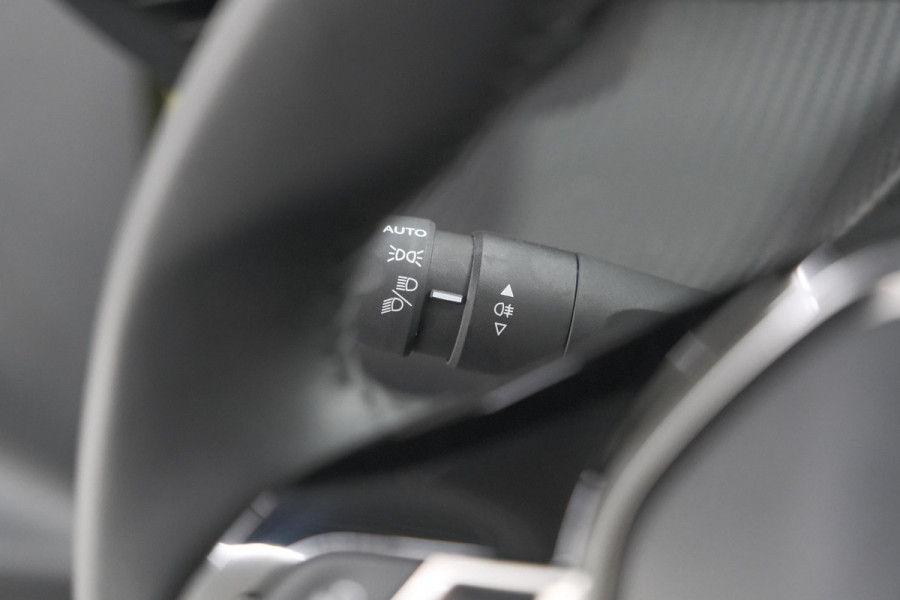 Peugeot 208 PureTech 100 Allure | Parkeersensoren | Apple Carplay | Climate Control