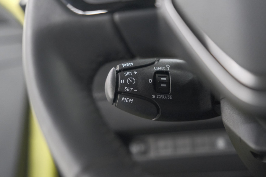 Peugeot 208 PureTech 100 Allure | Parkeersensoren | Apple Carplay | Climate Control