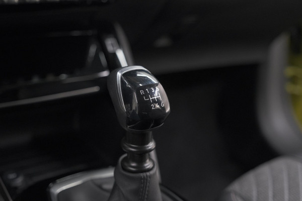 Peugeot 208 PureTech 100 Allure | Parkeersensoren | Apple Carplay | Climate Control