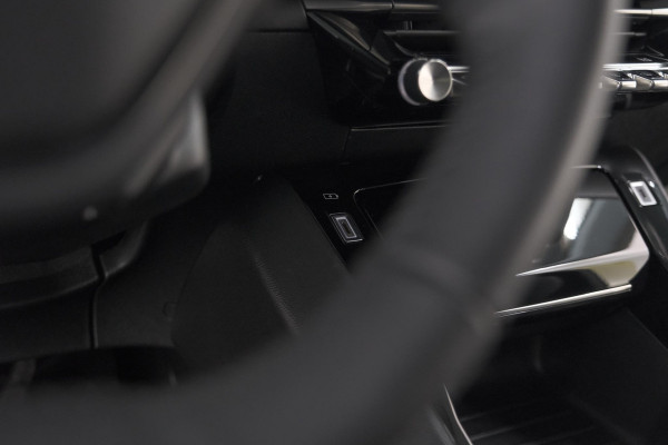 Peugeot 208 PureTech 100 Allure | Parkeersensoren | Apple Carplay | Climate Control