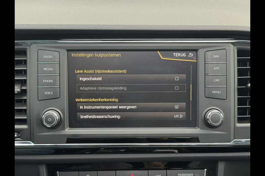 Seat Ateca 1.4 EcoTSI Xcellence Leder Camera Panorama Keyless Led verlichting Stoelverwarming