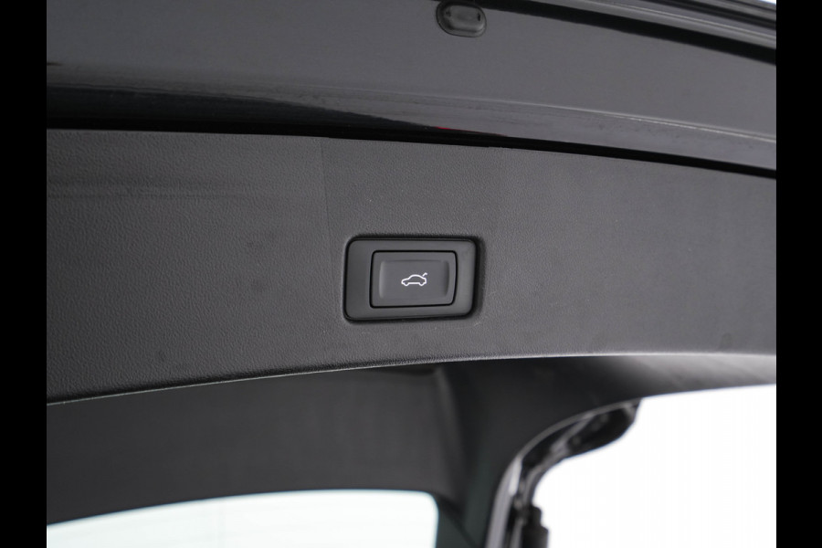 Audi Q4 Sportback e-tron 40 S-Line Edition 77 kWh [ 3-Fase ] {SOH-92%} (INCL-BTW) *HEAT-PUMP | LEATHER-FABRIC | MATRIX-LED | ADAPTIVE-CRUISE | AMBIENT-LIGHT | DIGI-COCKPIT | AUDI-SOUND | DAB+ | KEYLESS | SHIFT-PADDLES | CAMERA | HEATED-SPORTSEATS | 20''ALU*
