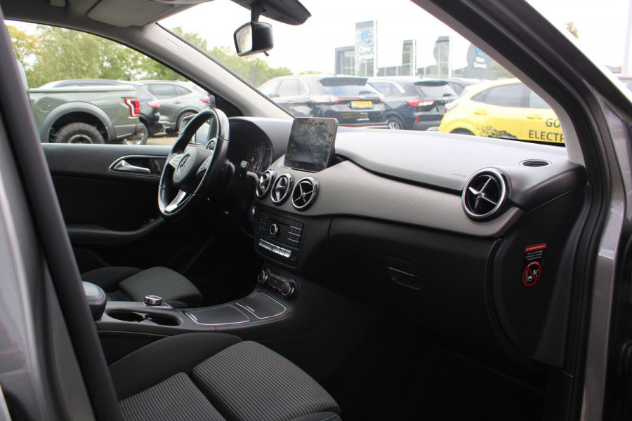 Mercedes-Benz B-Klasse 180 Ambition | Trekhaak | Goed Onderhouden! | Lichtmetalen Velgen | Airco | Cruise Control | Navigatie | Mercedes-Benz B-Klasse 180 Ambition | Trekhaak | Goed Onderhouden! | Lichtmetalen Velgen | Airco | Cruise Control | Navigatie |