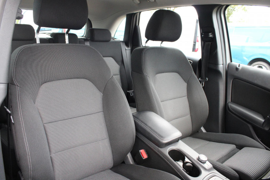 Mercedes-Benz B-Klasse 180 Ambition | Trekhaak | Goed Onderhouden! | Lichtmetalen Velgen | Airco | Cruise Control | Navigatie | Mercedes-Benz B-Klasse 180 Ambition | Trekhaak | Goed Onderhouden! | Lichtmetalen Velgen | Airco | Cruise Control | Navigatie |