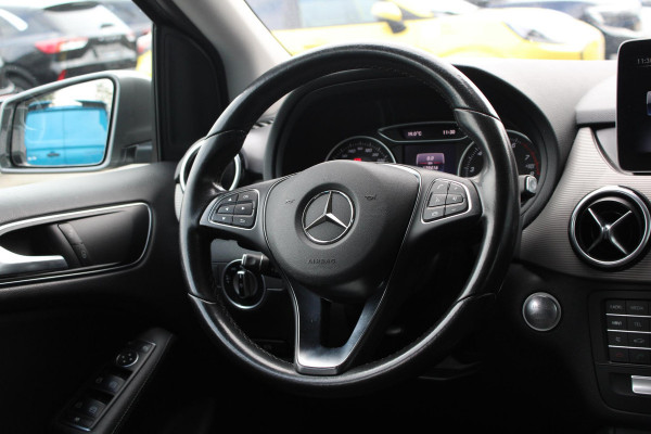 Mercedes-Benz B-Klasse 180 Ambition | Trekhaak | Goed Onderhouden! | Lichtmetalen Velgen | Airco | Cruise Control | Navigatie | Mercedes-Benz B-Klasse 180 Ambition | Trekhaak | Goed Onderhouden! | Lichtmetalen Velgen | Airco | Cruise Control | Navigatie |