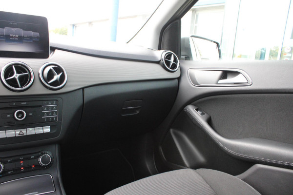 Mercedes-Benz B-Klasse 180 Ambition | Trekhaak | Goed Onderhouden! | Lichtmetalen Velgen | Airco | Cruise Control | Navigatie | Mercedes-Benz B-Klasse 180 Ambition | Trekhaak | Goed Onderhouden! | Lichtmetalen Velgen | Airco | Cruise Control | Navigatie |