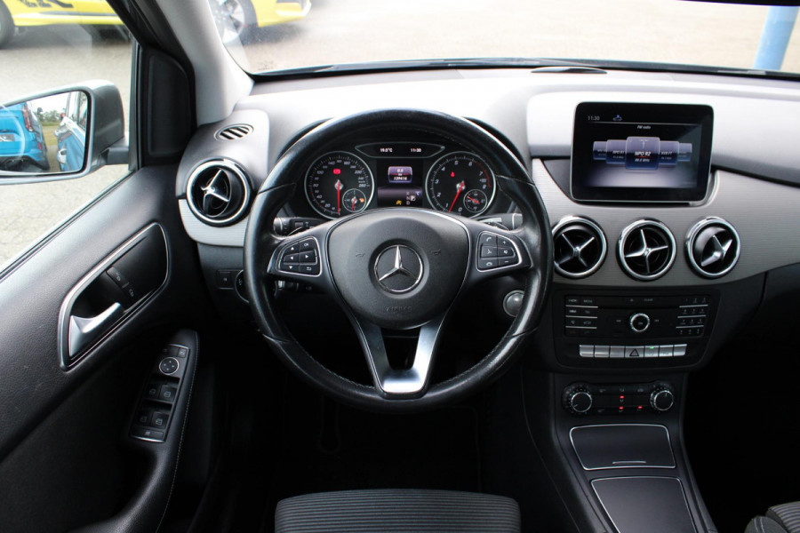Mercedes-Benz B-Klasse 180 Ambition | Trekhaak | Goed Onderhouden! | Lichtmetalen Velgen | Airco | Cruise Control | Navigatie | Mercedes-Benz B-Klasse 180 Ambition | Trekhaak | Goed Onderhouden! | Lichtmetalen Velgen | Airco | Cruise Control | Navigatie |