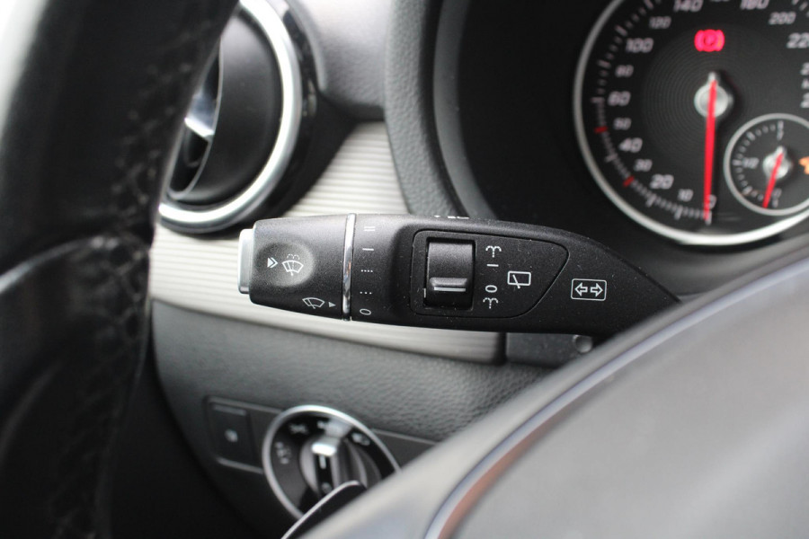 Mercedes-Benz B-Klasse 180 Ambition | Trekhaak | Goed Onderhouden! | Lichtmetalen Velgen | Airco | Cruise Control | Navigatie | Mercedes-Benz B-Klasse 180 Ambition | Trekhaak | Goed Onderhouden! | Lichtmetalen Velgen | Airco | Cruise Control | Navigatie |