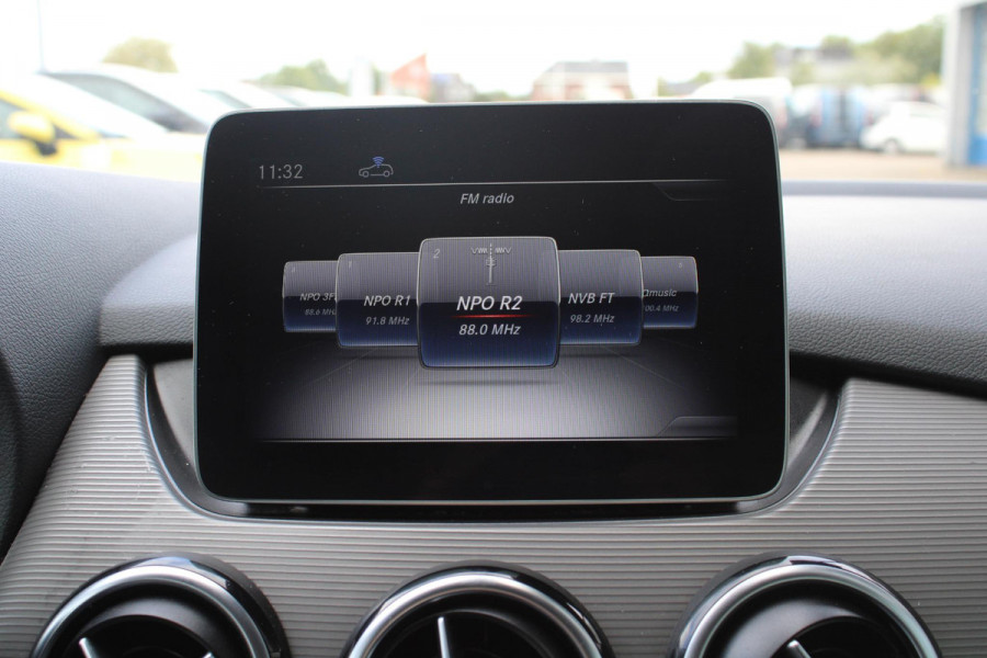 Mercedes-Benz B-Klasse 180 Ambition | Trekhaak | Goed Onderhouden! | Lichtmetalen Velgen | Airco | Cruise Control | Navigatie | Mercedes-Benz B-Klasse 180 Ambition | Trekhaak | Goed Onderhouden! | Lichtmetalen Velgen | Airco | Cruise Control | Navigatie |