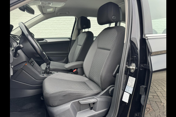 Volkswagen Tiguan 1.4 TSI ACT R-line Led Adaptieve cruise Navigatie Pdc voor+achter Lane assist