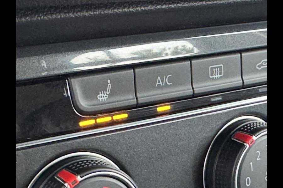 Volkswagen Tiguan 1.4 TSI ACT R-line Led Adaptieve cruise Navigatie Pdc voor+achter Lane assist